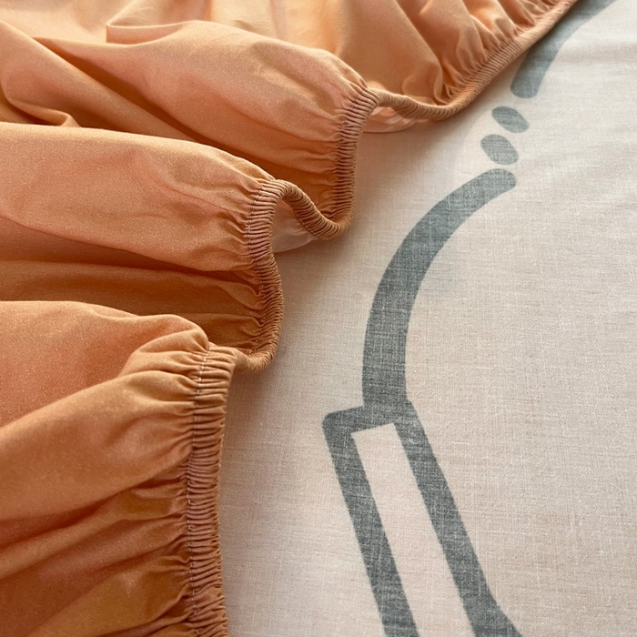 91家纺网 家纺一手货源 找家纺 蘭菲家纺 2025新款全棉大版卡皮巴拉系列单品床笠 拉小鸭