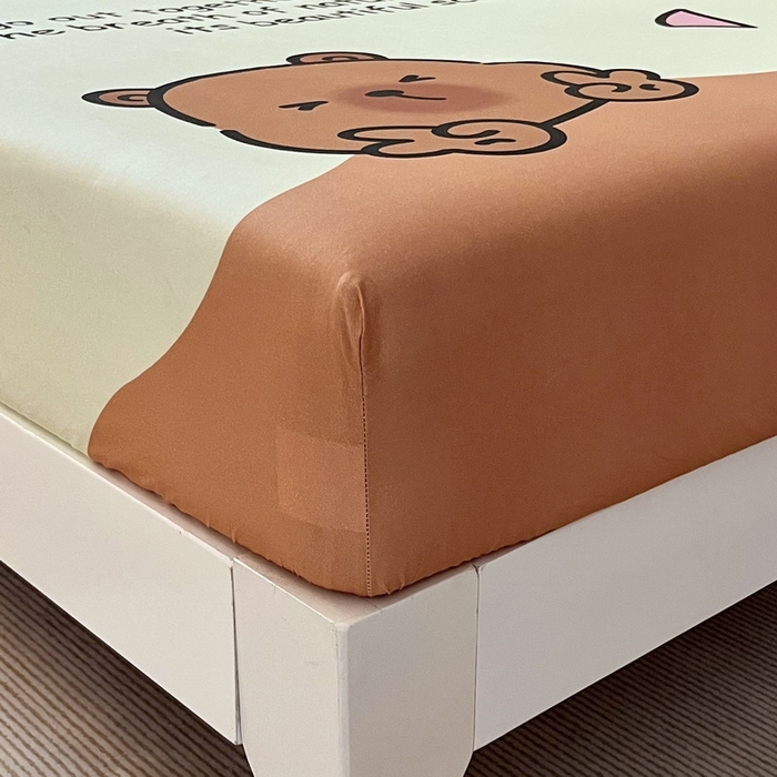 91家纺网 家纺一手货源 找家纺 蘭菲家纺 2025新款全棉大版卡皮巴拉系列单品床笠 熊巴拉