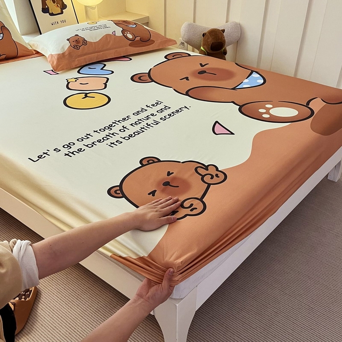 91家纺网 家纺一手货源 找家纺 蘭菲家纺 2025新款全棉大版卡皮巴拉系列单品床笠 熊巴拉