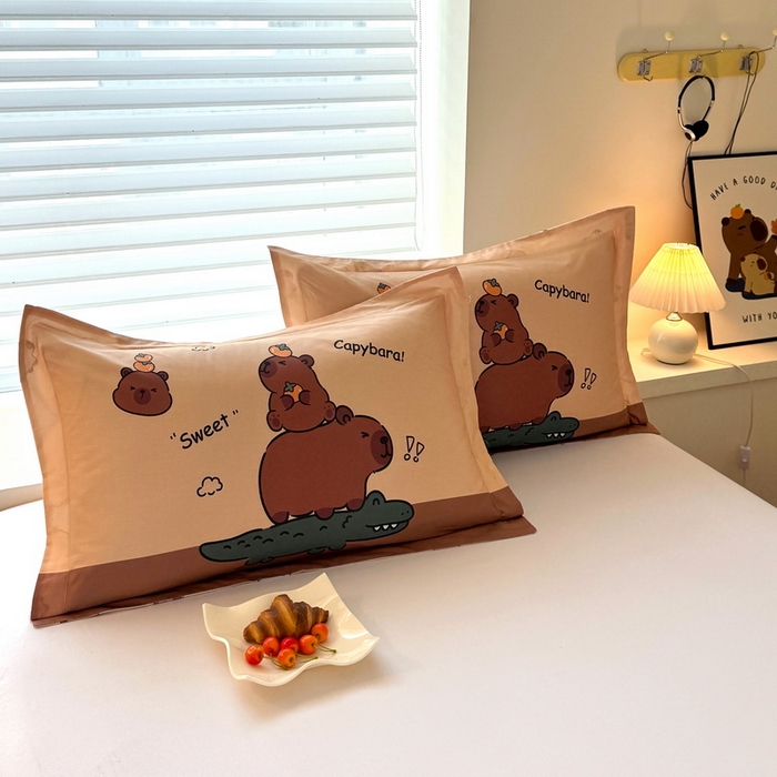 91家纺网 家纺一手货源 找家纺 蘭菲家纺 2025新款全棉大版卡皮巴拉系列单品枕套 征服拉