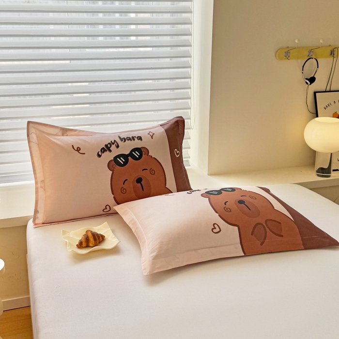 91家纺网 家纺一手货源 找家纺 蘭菲家纺 2025新款全棉大版卡皮巴拉系列单品枕套 皮小蛋