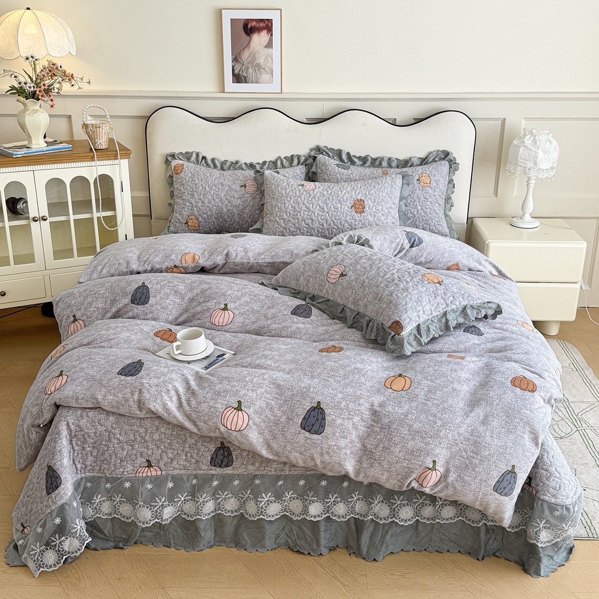 91家纺网 家纺一手货源 找家纺 （总）珍爱家纺 2025新款冬季加厚夹棉保暖牛奶绒蕾丝花边床盖床裙单件三件套双人四件套