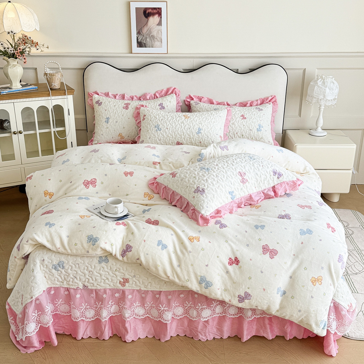 91家纺网 家纺一手货源 找家纺 （总）珍爱家纺 2025新款冬季加厚夹棉保暖牛奶绒蕾丝花边床盖床裙单件三件套双人四件套