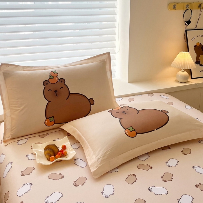 91家纺网 家纺一手货源 找家纺 蘭菲家纺 2025新款全棉小版卡皮巴拉系列四件套 爱滑板