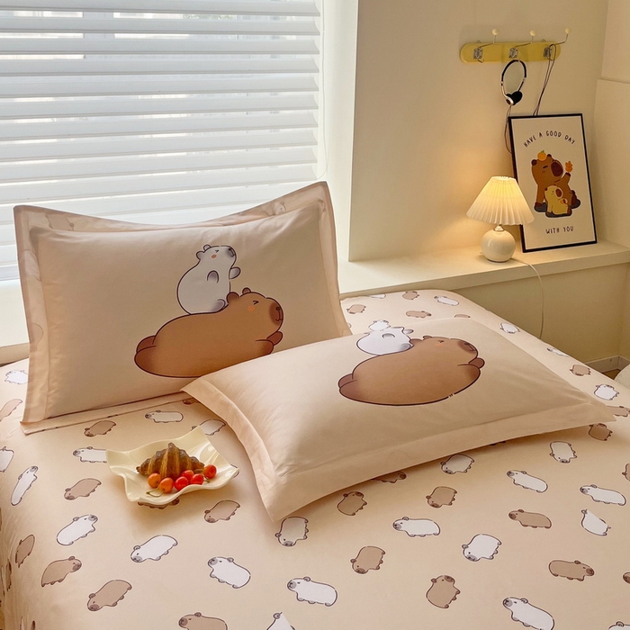 91家纺网 家纺一手货源 找家纺 蘭菲家纺 2025新款全棉小版卡皮巴拉系列四件套 陪伴拉