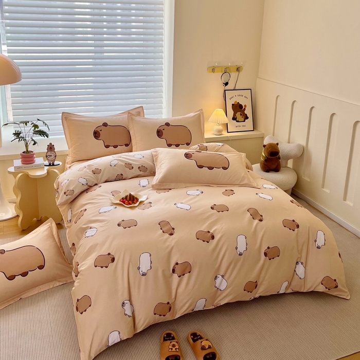 91家纺网 家纺一手货源 找家纺 蘭菲家纺 2025新款全棉小版卡皮巴拉系列四件套 卡豚