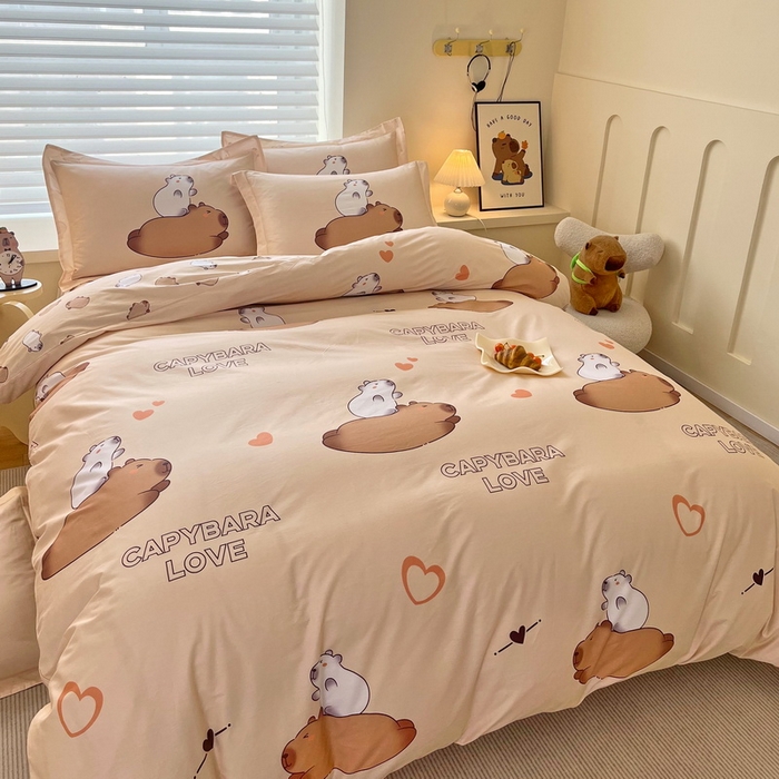 91家纺网 家纺一手货源 找家纺 蘭菲家纺 2025新款全棉小版卡皮巴拉系列四件套 陪伴拉