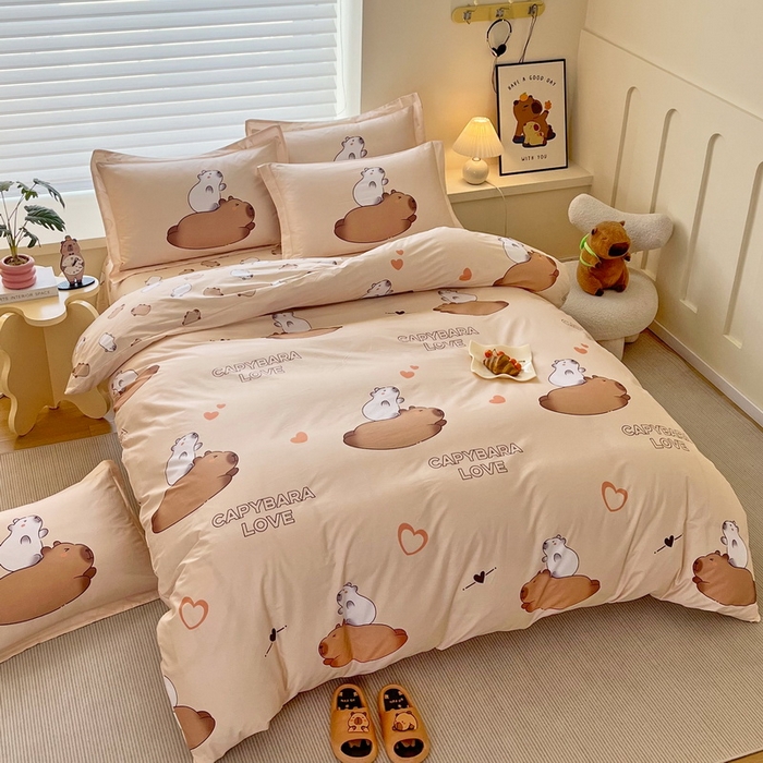 91家纺网 家纺一手货源 找家纺 蘭菲家纺 2025新款全棉小版卡皮巴拉系列四件套 陪伴拉