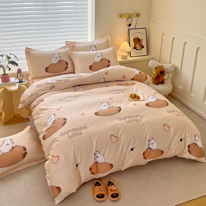 91家纺网 家纺一手货源 找家纺 蘭菲家纺 2025新款全棉小版卡皮巴拉系列四件套 陪伴拉