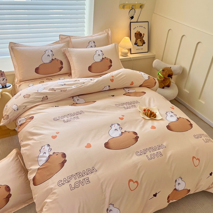 91家纺网 家纺一手货源 找家纺 蘭菲家纺 2025新款全棉小版卡皮巴拉系列四件套 陪伴拉