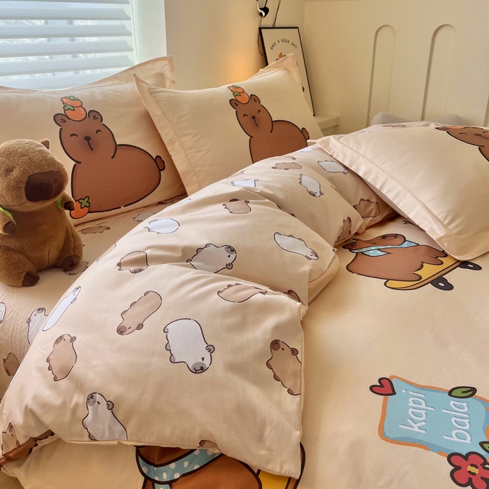 91家纺网 家纺一手货源 找家纺 蘭菲家纺 2025新款全棉小版卡皮巴拉系列四件套 爱滑板