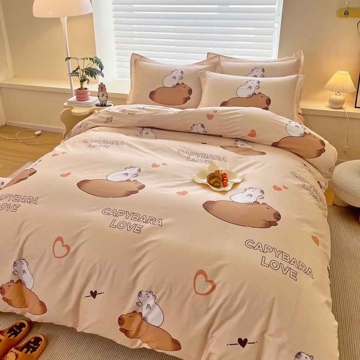 91家纺网 家纺一手货源 找家纺 蘭菲家纺 2025新款全棉小版卡皮巴拉系列四件套 陪伴拉