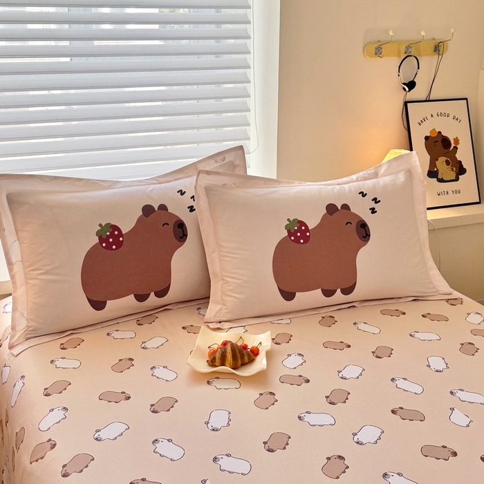 91家纺网 家纺一手货源 找家纺 蘭菲家纺 2025新款全棉小版卡皮巴拉系列四件套 皮小萌