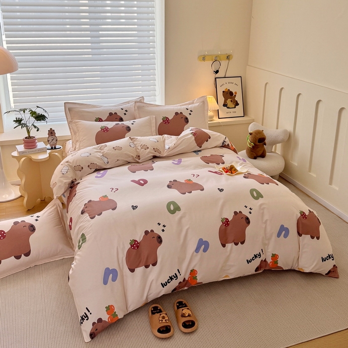 91家纺网 家纺一手货源 找家纺 蘭菲家纺 2025新款全棉小版卡皮巴拉系列四件套 皮小萌