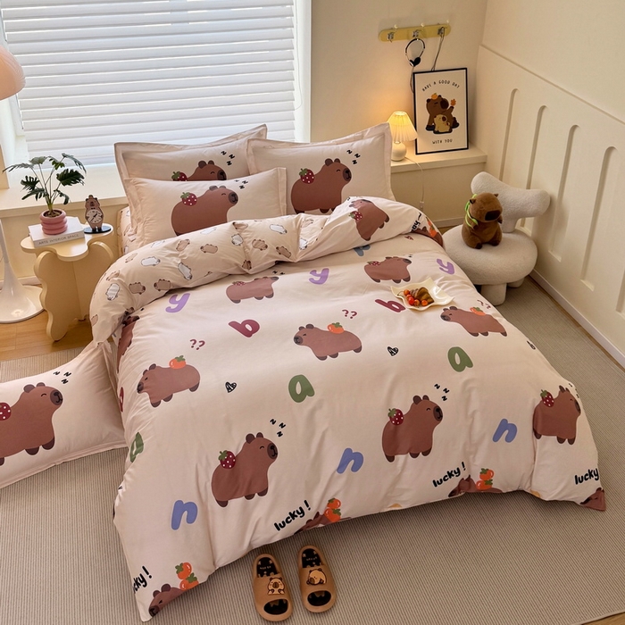 91家纺网 家纺一手货源 找家纺 蘭菲家纺 2025新款全棉小版卡皮巴拉系列四件套 皮小萌