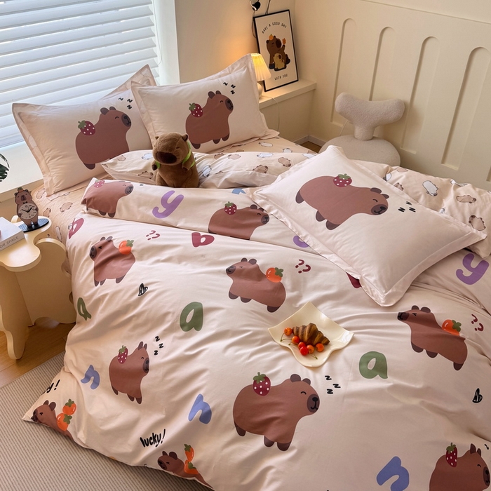 91家纺网 家纺一手货源 找家纺 蘭菲家纺 2025新款全棉小版卡皮巴拉系列四件套 皮小萌