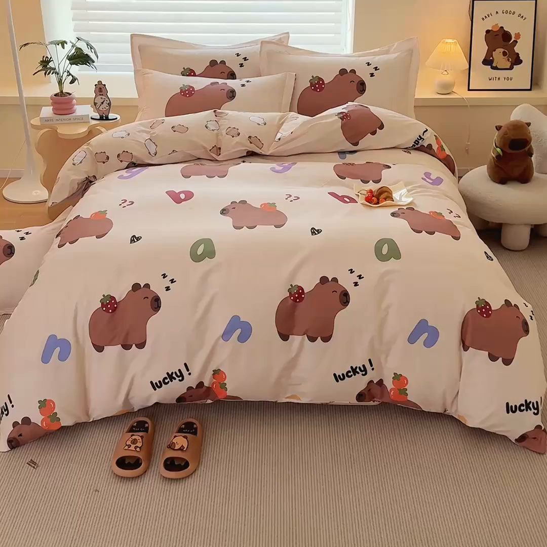 91家纺网 家纺一手货源 找家纺 蘭菲家纺 2025新款全棉小版卡皮巴拉系列四件套 皮小萌