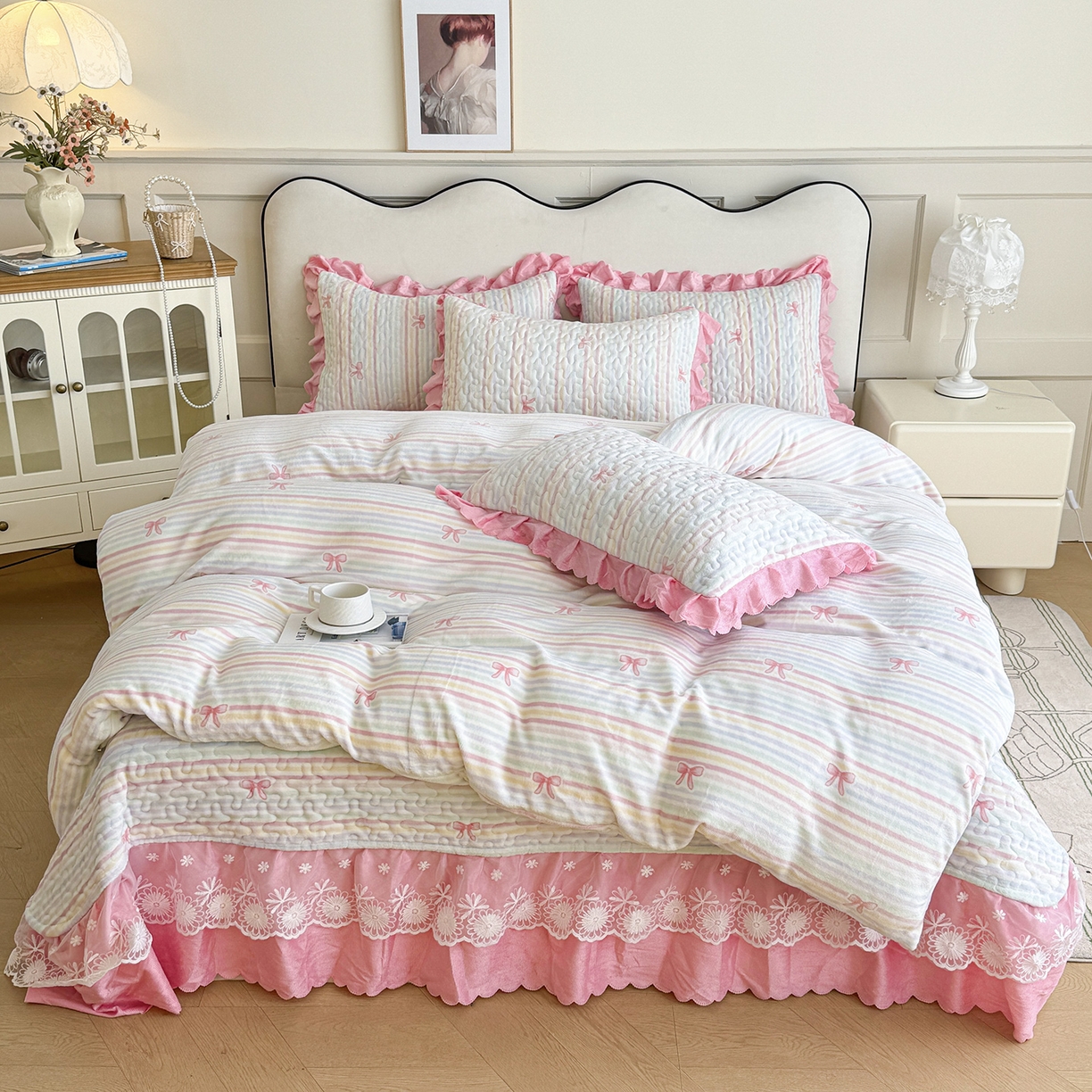 珍爱家纺 2025新款冬季加厚夹棉保暖牛奶绒蕾丝花边床盖床裙单件三件套双人四件套 彩虹旋律