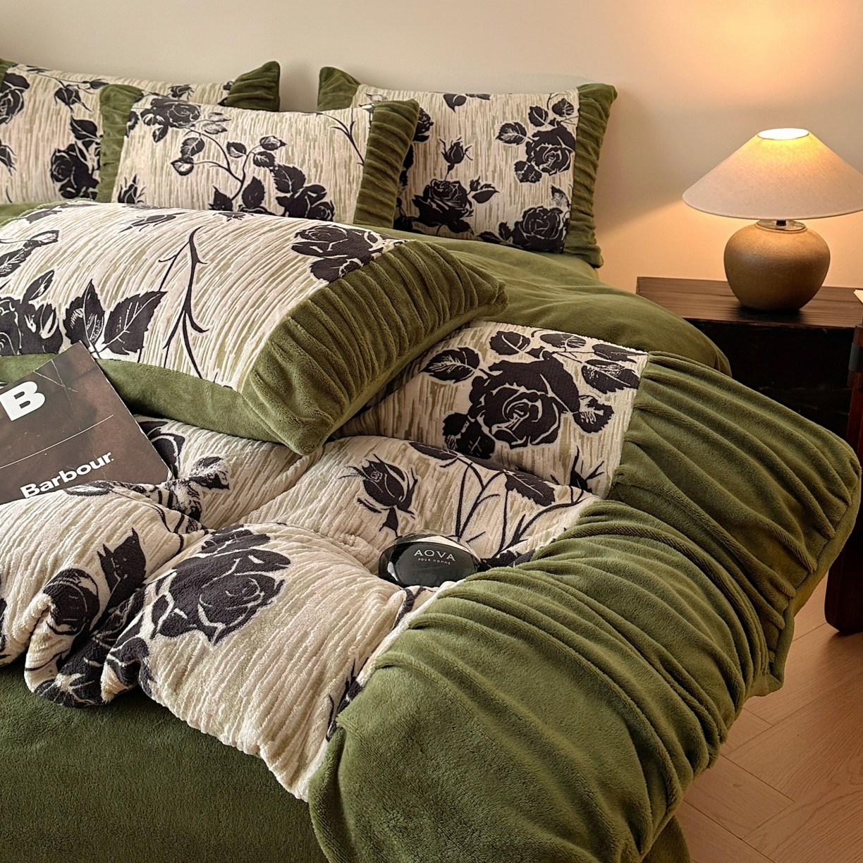 91家纺网 家纺一手货源 找家纺 羚羊语家纺 2025新款浮雕绒轻法式牛奶绒四件套雕花绒复古ins风立体着色烂花牛奶绒提花床单三件套-香榭落叶 香榭落叶-小夜曲