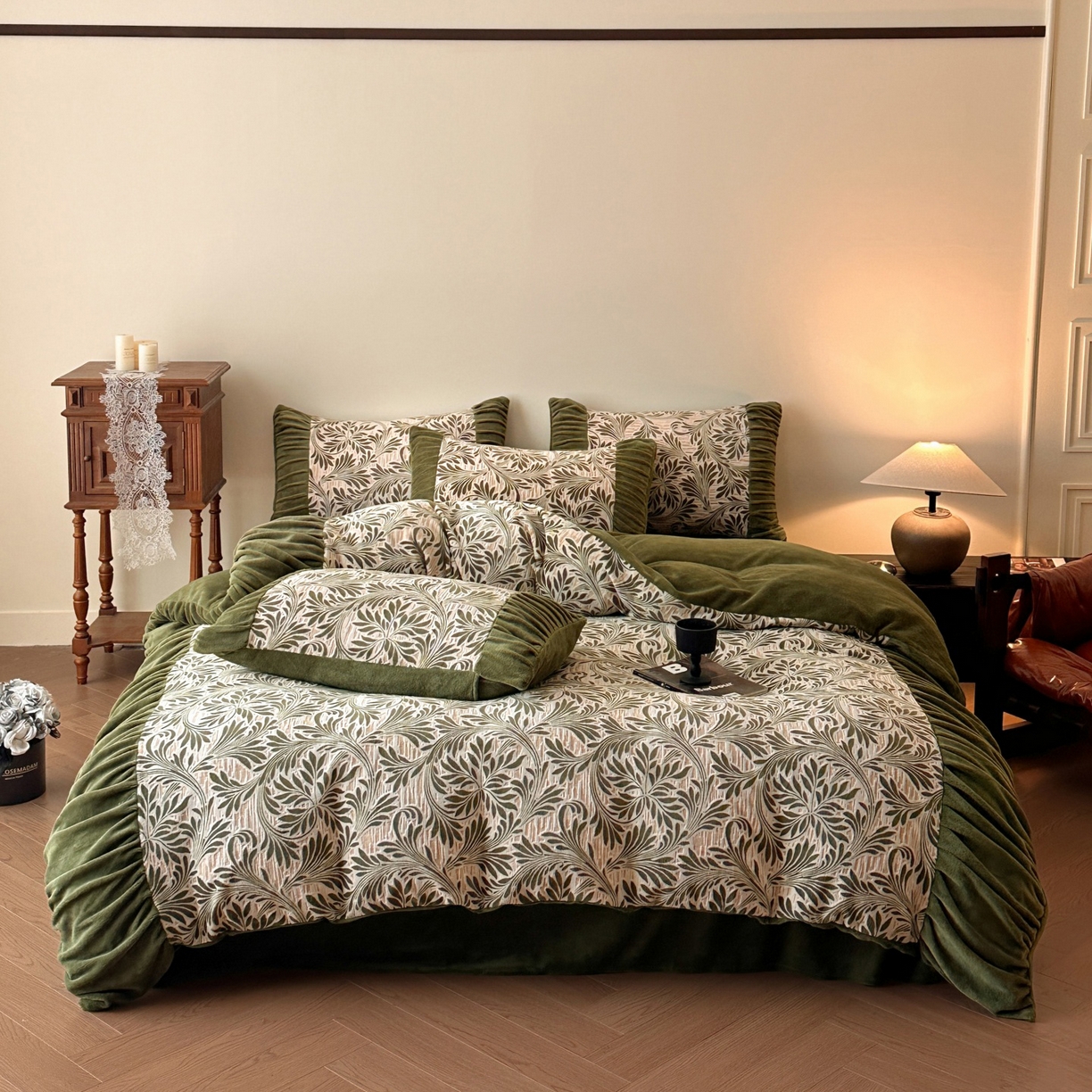 91家纺网 家纺一手货源 找家纺 羚羊语家纺 2025新款浮雕绒轻法式牛奶绒四件套雕花绒复古ins风立体着色烂花牛奶绒提花床单三件套-香榭落叶 香榭落叶-巴洛克