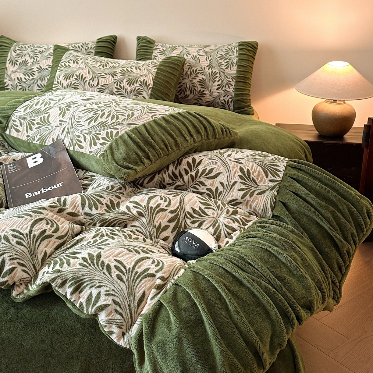 91家纺网 家纺一手货源 找家纺 羚羊语家纺 2025新款浮雕绒轻法式牛奶绒四件套雕花绒复古ins风立体着色烂花牛奶绒提花床单三件套-香榭落叶 香榭落叶-巴洛克