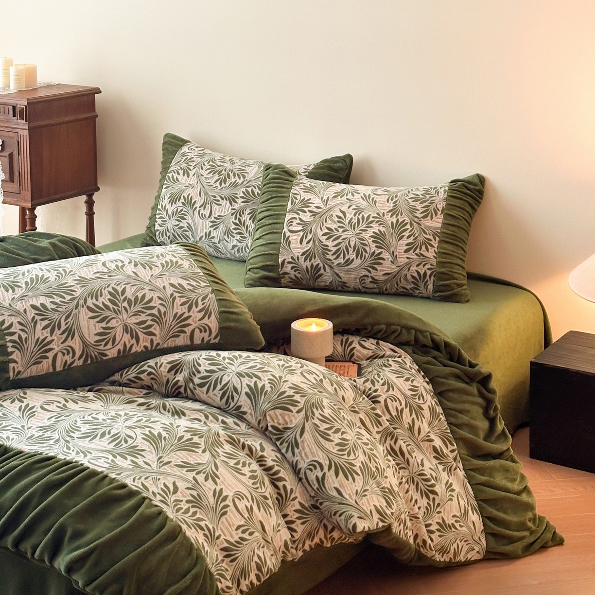 91家纺网 家纺一手货源 找家纺 羚羊语家纺 2025新款浮雕绒轻法式牛奶绒四件套雕花绒复古ins风立体着色烂花牛奶绒提花床单三件套-香榭落叶 香榭落叶-巴洛克