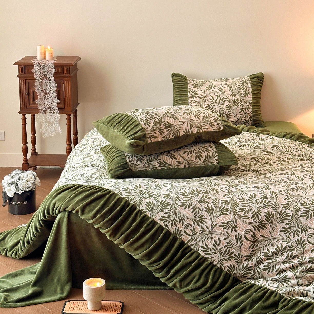 91家纺网 家纺一手货源 找家纺 羚羊语家纺 2025新款浮雕绒轻法式牛奶绒四件套雕花绒复古ins风立体着色烂花牛奶绒提花床单三件套-香榭落叶 香榭落叶-巴洛克