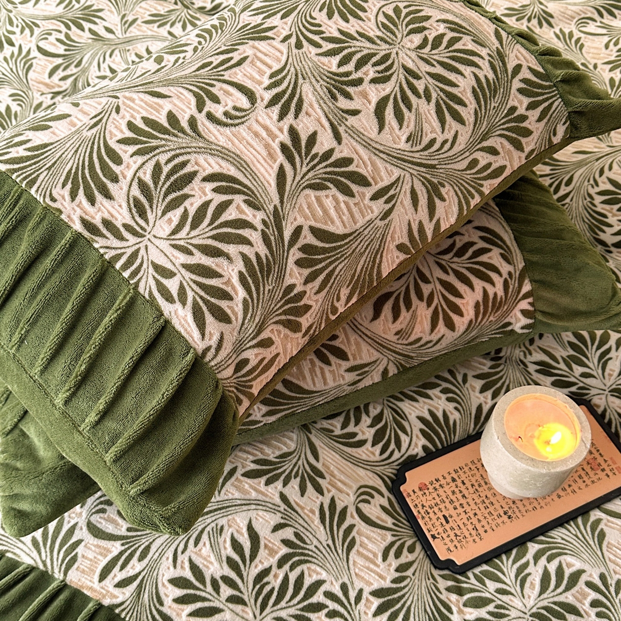 91家纺网 家纺一手货源 找家纺 羚羊语家纺 2025新款浮雕绒轻法式牛奶绒四件套雕花绒复古ins风立体着色烂花牛奶绒提花床单三件套-香榭落叶 香榭落叶-巴洛克