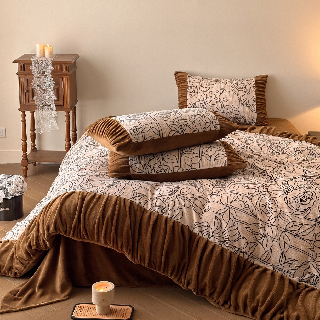 91家纺网 家纺一手货源 找家纺 羚羊语家纺 2025新款浮雕绒轻法式牛奶绒四件套雕花绒复古ins风立体着色烂花牛奶绒提花床单三件套-香榭落叶 香榭落叶-塞纳吻