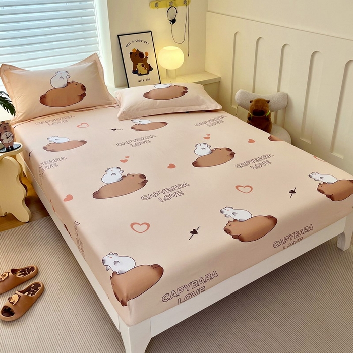 91家纺网 家纺一手货源 找家纺 蘭菲家纺 2025新款全棉小版卡皮巴拉系列单品床笠 陪伴拉