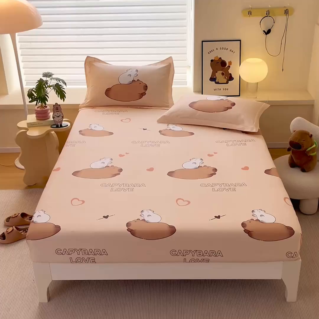 91家纺网 家纺一手货源 找家纺 蘭菲家纺 2025新款全棉小版卡皮巴拉系列单品床笠 陪伴拉