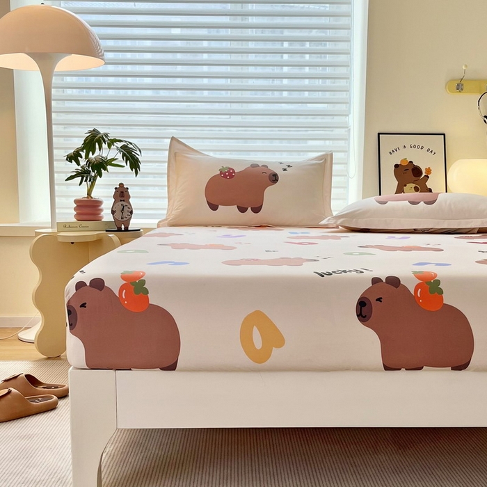 91家纺网 家纺一手货源 找家纺 蘭菲家纺 2025新款全棉小版卡皮巴拉系列单品床笠 皮小萌