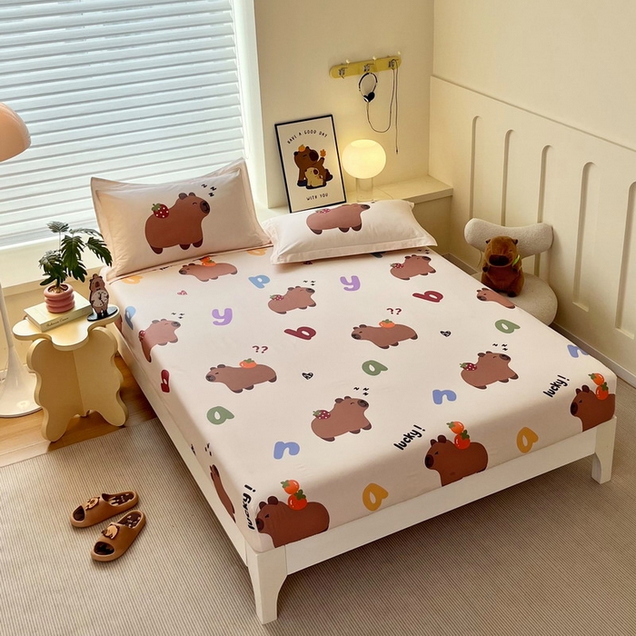 91家纺网 家纺一手货源 找家纺 蘭菲家纺 2025新款全棉小版卡皮巴拉系列单品床笠 皮小萌