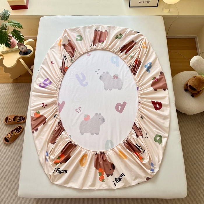 91家纺网 家纺一手货源 找家纺 蘭菲家纺 2025新款全棉小版卡皮巴拉系列单品床笠 皮小萌