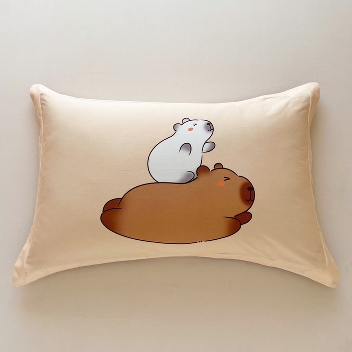 91家纺网 家纺一手货源 找家纺 蘭菲家纺 2025新款全棉小版卡皮巴拉系列单品枕套 陪伴拉