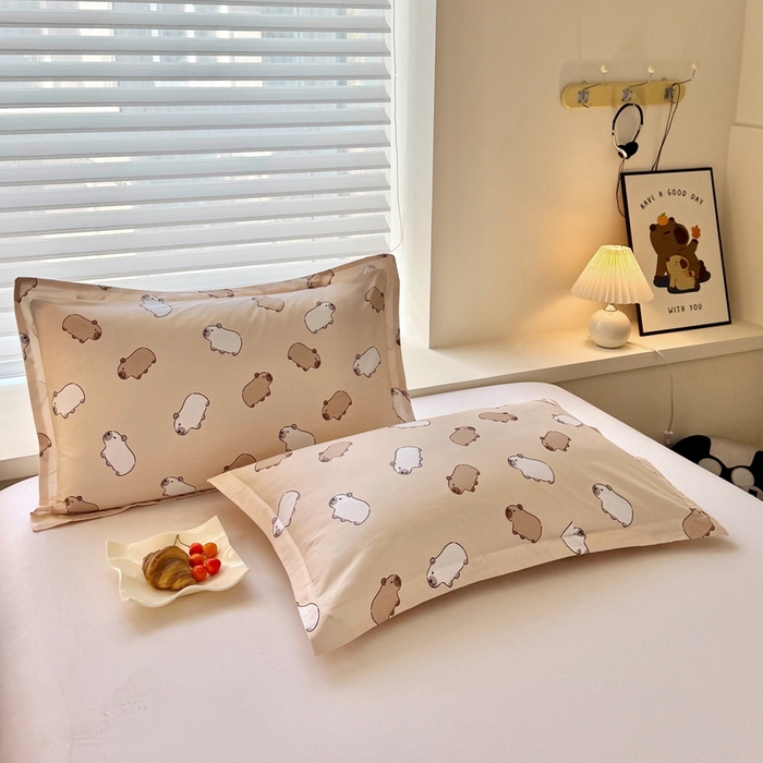 91家纺网 家纺一手货源 找家纺 蘭菲家纺 2025新款全棉小版卡皮巴拉系列单品枕套 小奶豚