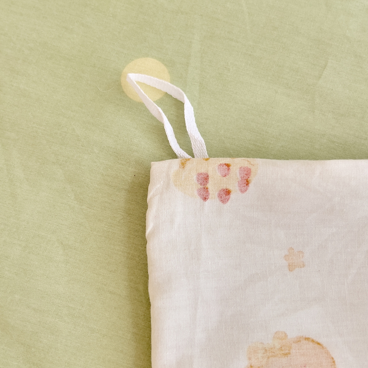 91家纺网 家纺一手货源 找家纺 DoDo 兜兜 2025新款卡通全棉纯棉小清新单品被套系列 （可定做尺寸） 围裙小熊