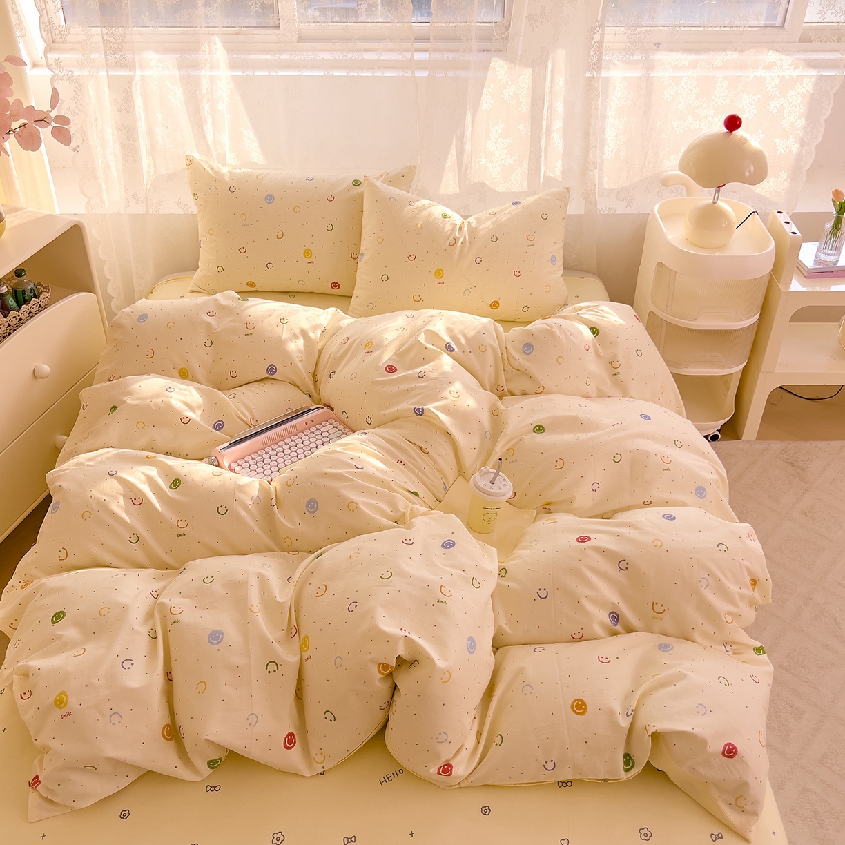 91家纺网 家纺一手货源 找家纺 DoDo 兜兜 2026新款卡通全棉纯棉小清新三四件套系列 （可定做尺寸） 多彩笑脸