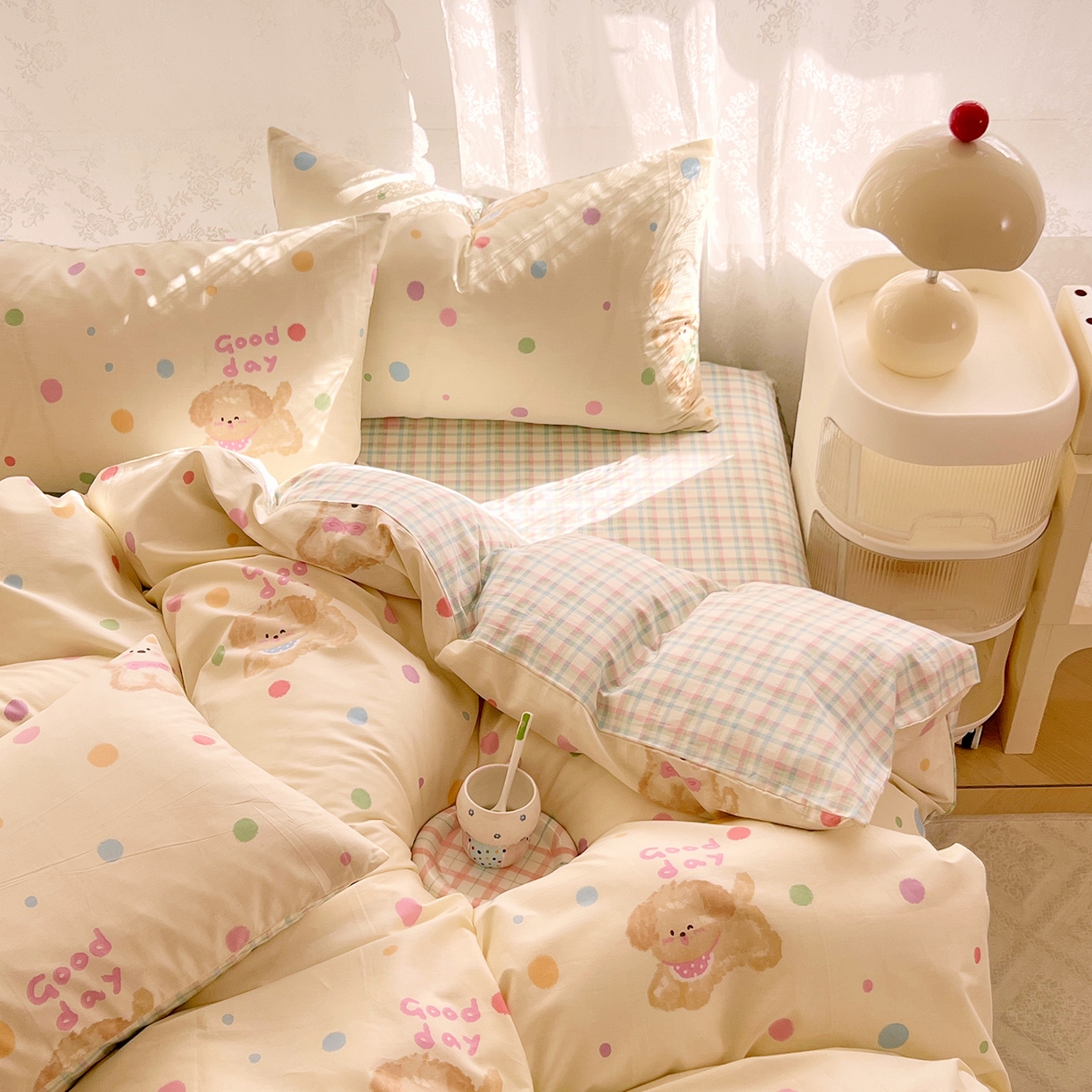 91家纺网 家纺一手货源 找家纺 DoDo 兜兜 2026新款卡通全棉纯棉小清新三四件套系列 （可定做尺寸） 假日小狗