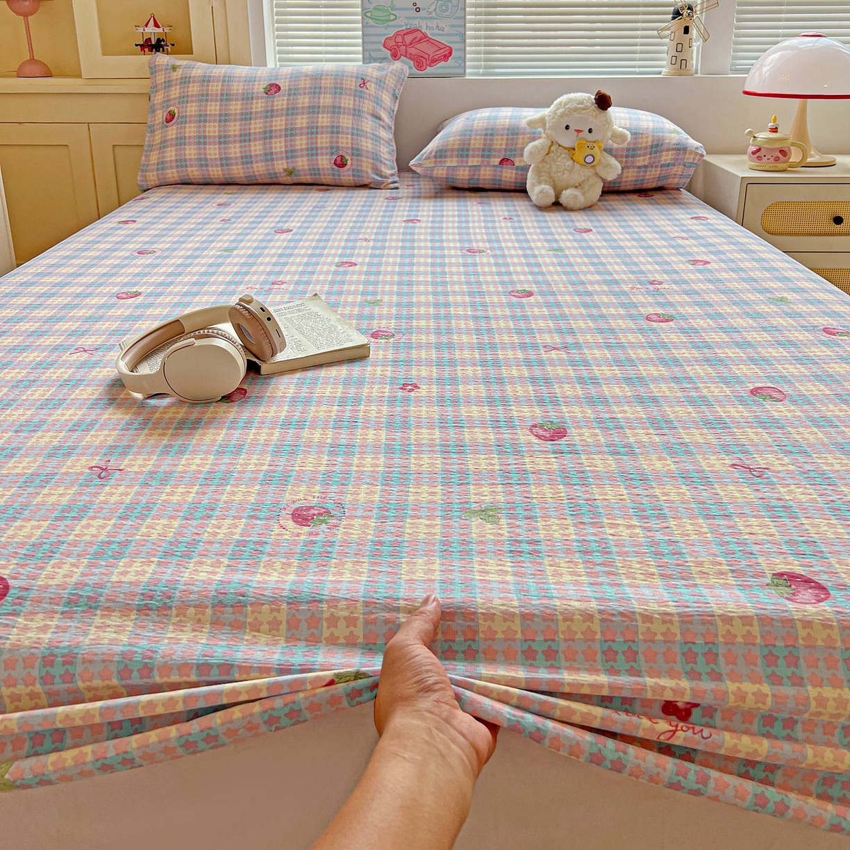 91家纺网 家纺一手货源 找家纺 Mata蔓塔家 2025新款双层纱印花系列单床笠床笠单件 有草莓的地方