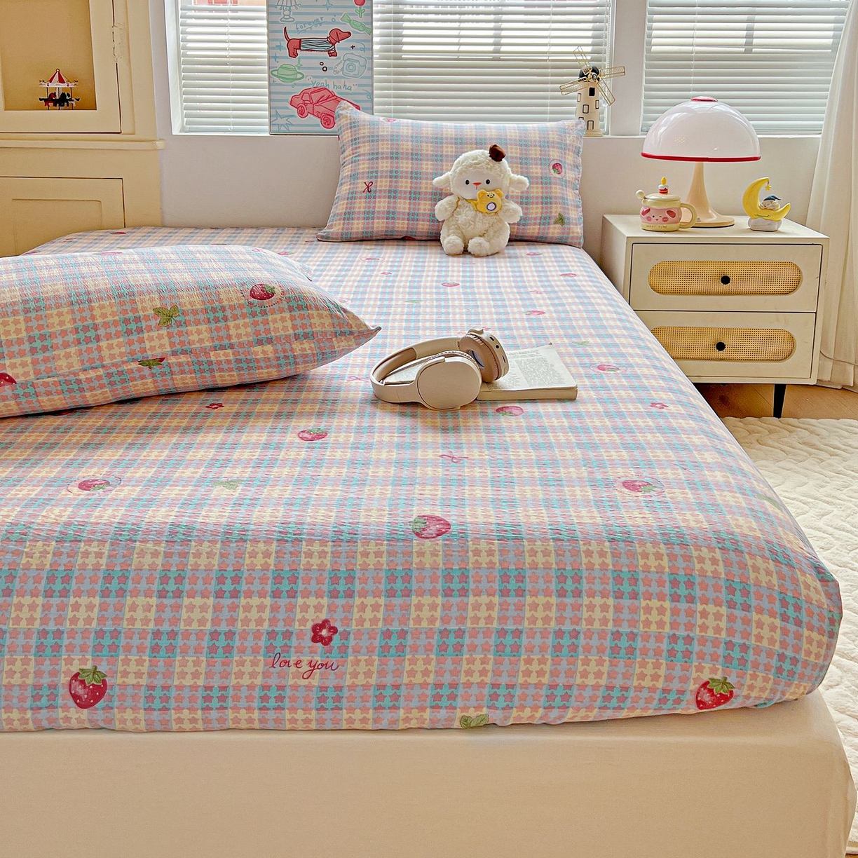 91家纺网 家纺一手货源 找家纺 Mata蔓塔家 2025新款双层纱印花系列单床笠床笠单件 有草莓的地方