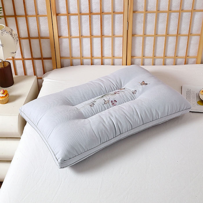 91家纺网 家纺一手货源 找家纺 云熙枕业 2025新款糯糯棉水洗舒缓护颈枕 枕头枕芯 灰色中枕/只 48*74cm