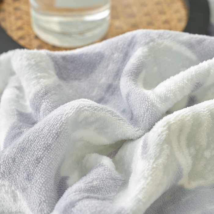 91家纺网 家纺一手货源 找家纺 贝诗梦 2025新款高克重230克5D雕花牛奶绒四件套 花卉蓝