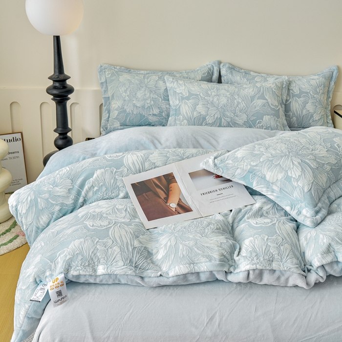 91家纺网 家纺一手货源 找家纺 贝诗梦 2025新款高克重230克5D雕花牛奶绒四件套 花卉青