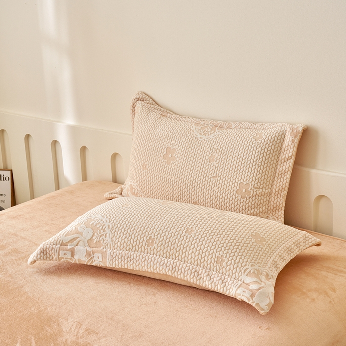 91家纺网 家纺一手货源 找家纺 贝诗梦 2025新款高克重230克5D雕花牛奶绒四件套 浪漫橙