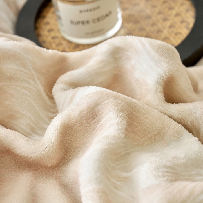 91家纺网 家纺一手货源 找家纺 贝诗梦 2025新款高克重230克5D雕花牛奶绒四件套 时尚咖