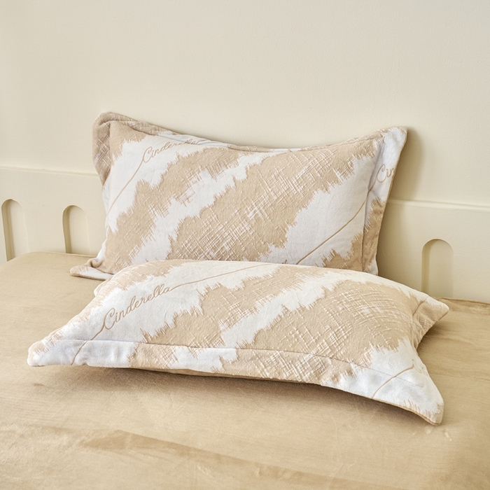 91家纺网 家纺一手货源 找家纺 贝诗梦 2025新款高克重230克5D雕花牛奶绒四件套 格调咖