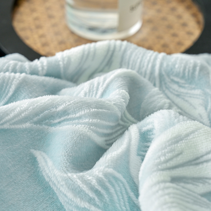 91家纺网 家纺一手货源 找家纺 贝诗梦 2025新款高克重230克5D雕花牛奶绒四件套 花卉青