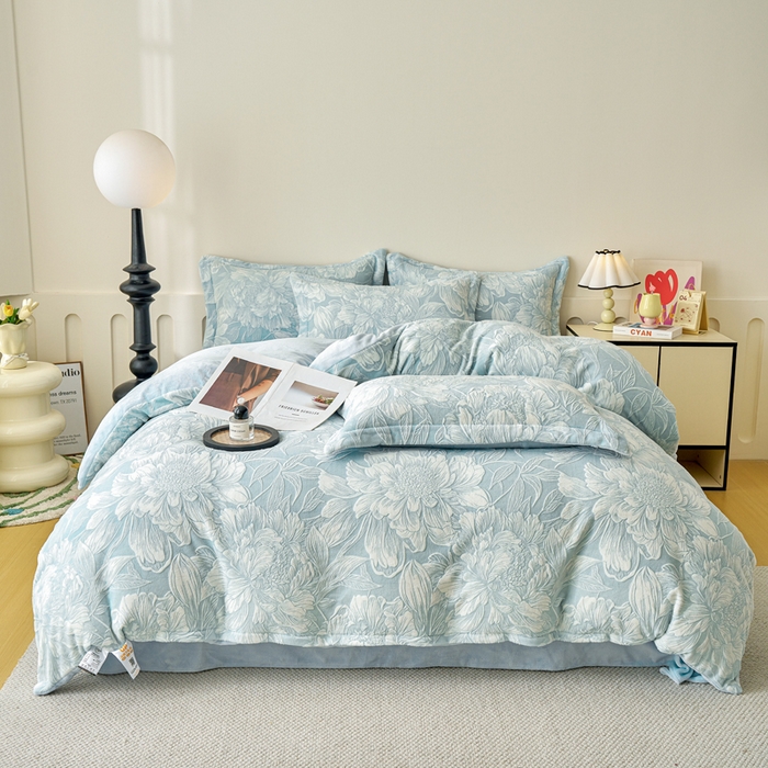 91家纺网 家纺一手货源 找家纺 贝诗梦 2025新款高克重230克5D雕花牛奶绒四件套 花卉青