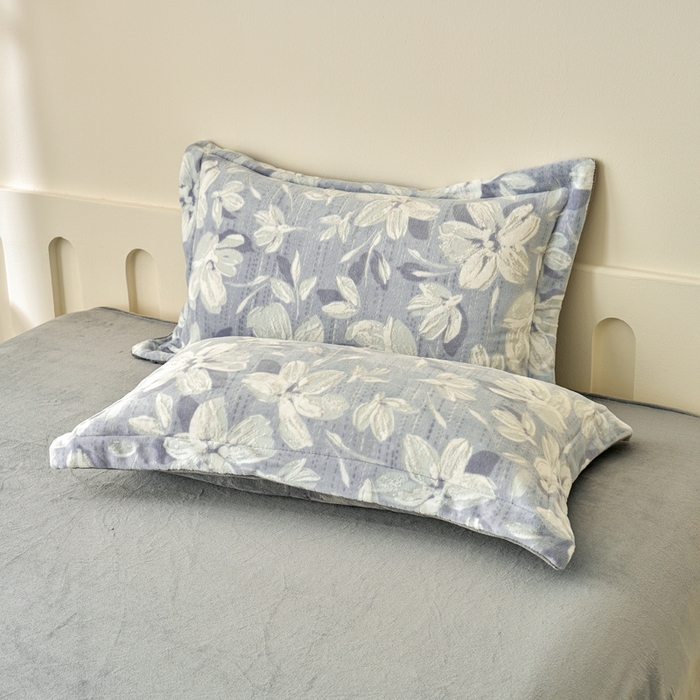 91家纺网 家纺一手货源 找家纺 贝诗梦 2025新款高克重230克5D雕花牛奶绒四件套 花卉蓝